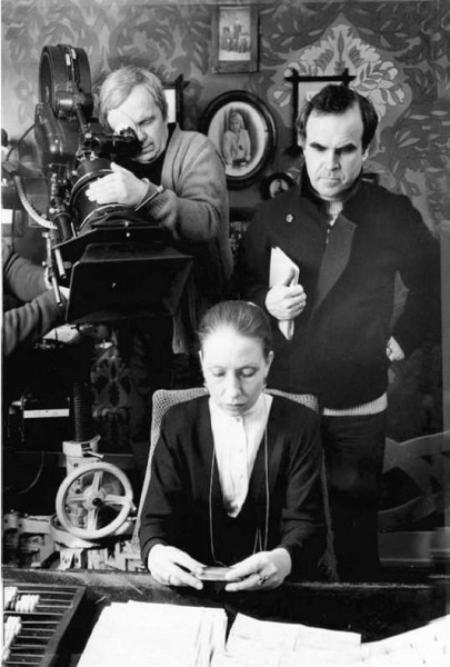 Иллюстрация к книге — Инна Чурикова. Судьба и тема [i_040.jpg]