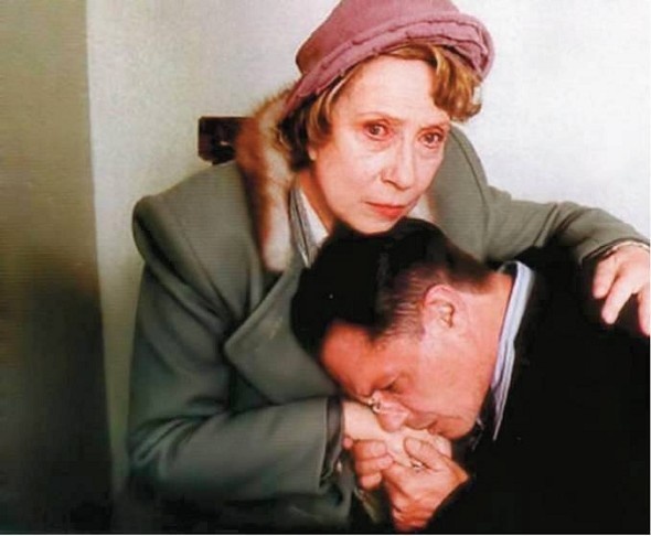 Иллюстрация к книге — Инна Чурикова. Судьба и тема [i_050.jpg]