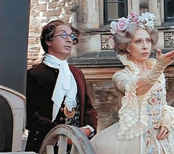 Иллюстрация к книге — Инна Чурикова. Судьба и тема [i_056.jpg]