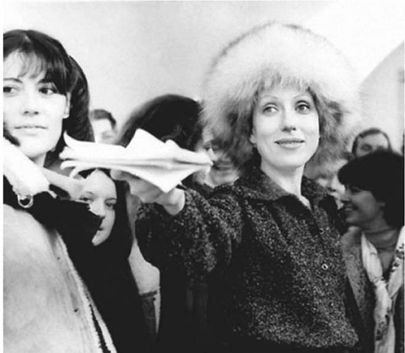 Иллюстрация к книге — Инна Чурикова. Судьба и тема [i_057.jpg]