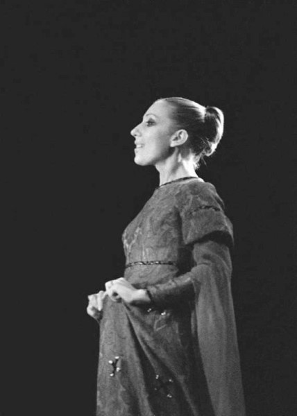 Иллюстрация к книге — Инна Чурикова. Судьба и тема [i_065.jpg]