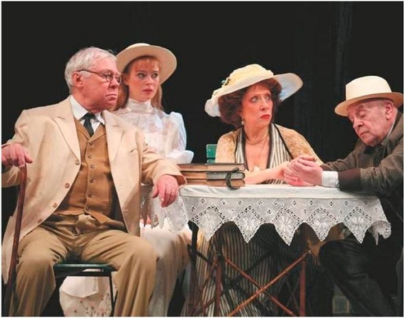 Иллюстрация к книге — Инна Чурикова. Судьба и тема [i_075.jpg]