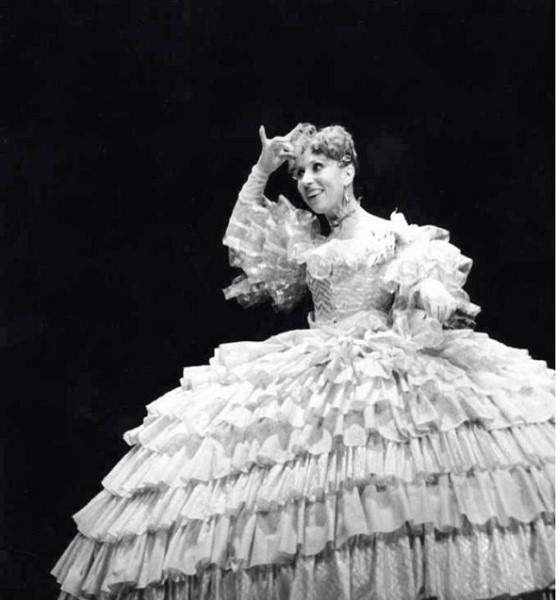 Иллюстрация к книге — Инна Чурикова. Судьба и тема [i_076.jpg]