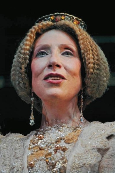 Иллюстрация к книге — Инна Чурикова. Судьба и тема [i_080.jpg]