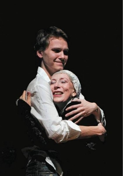 Иллюстрация к книге — Инна Чурикова. Судьба и тема [i_084.jpg]