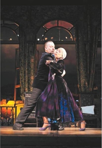 Иллюстрация к книге — Инна Чурикова. Судьба и тема [i_085.jpg]