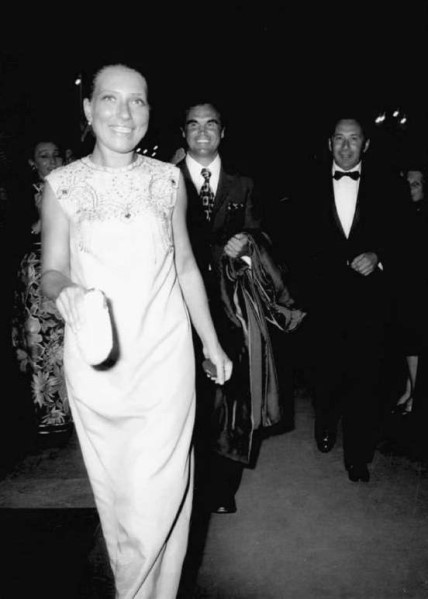 Иллюстрация к книге — Инна Чурикова. Судьба и тема [i_088.jpg]