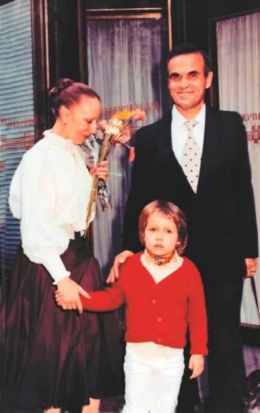 Иллюстрация к книге — Инна Чурикова. Судьба и тема [i_091.jpg]