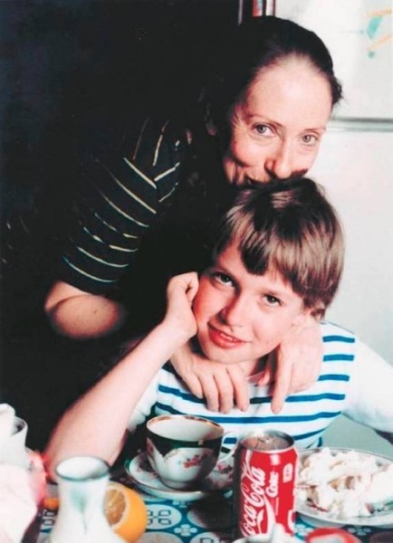 Иллюстрация к книге — Инна Чурикова. Судьба и тема [i_095.jpg]