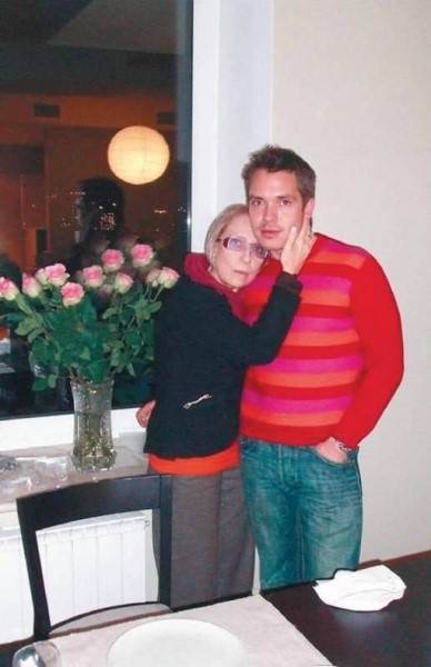 Иллюстрация к книге — Инна Чурикова. Судьба и тема [i_096.jpg]