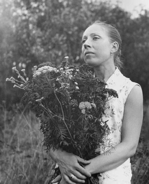 Иллюстрация к книге — Инна Чурикова. Судьба и тема [i_102.jpg]