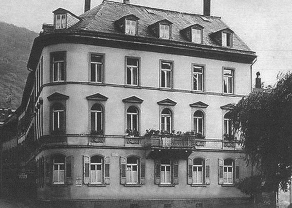 Иллюстрация к книге — Саша Черный. Печальный рыцарь смеха [i_011.jpg]