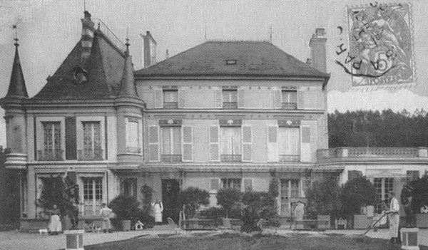 Иллюстрация к книге — Саша Черный. Печальный рыцарь смеха [i_048.jpg]