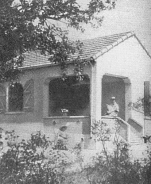 Иллюстрация к книге — Саша Черный. Печальный рыцарь смеха [i_062.jpg]