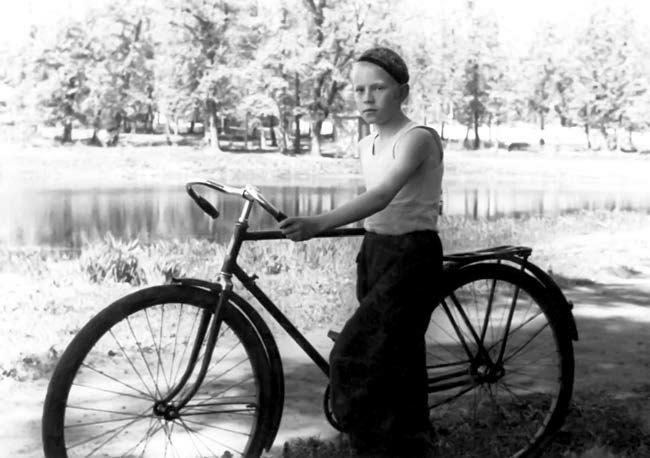 Иллюстрация к книге — Групповая гонка. Записки генерала КГБ [i_025.jpg]