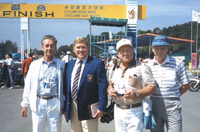 Иллюстрация к книге — Групповая гонка. Записки генерала КГБ [i_046.jpg]