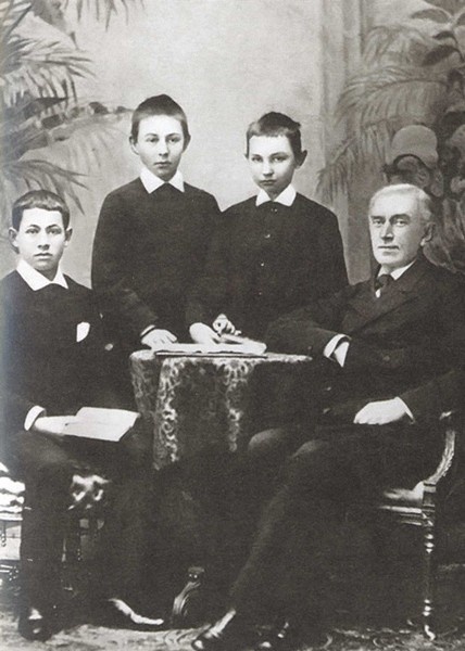 Иллюстрация к книге — Рахманинов [i_019.jpg]