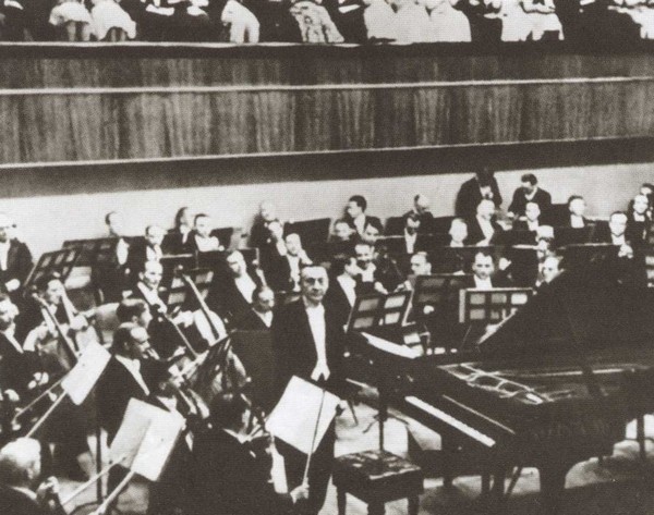 Иллюстрация к книге — Рахманинов [i_058.jpg]