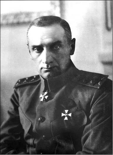 Иллюстрация к книге — Красные против белых. Спецслужбы в Гражданской войне 1917-1922 [i_038.jpg]