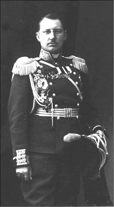 Иллюстрация к книге — Красные против белых. Спецслужбы в Гражданской войне 1917-1922 [i_039.jpg]