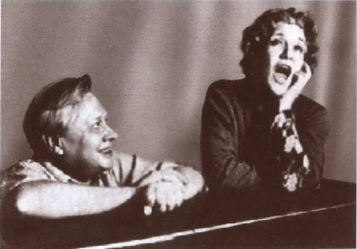 Иллюстрация к книге — Любовь Орлова [i_057.jpg]