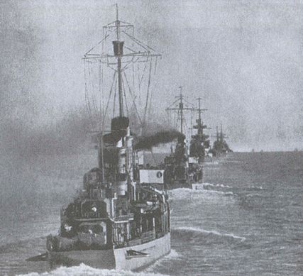 Иллюстрация к книге — Вторая мировая война на море и в воздухе. Причины поражения военно-морских и воздушных сил Германии [i_033.jpg]