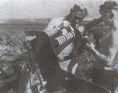 Иллюстрация к книге — Вторая мировая война на море и в воздухе. Причины поражения военно-морских и воздушных сил Германии [i_091.jpg]