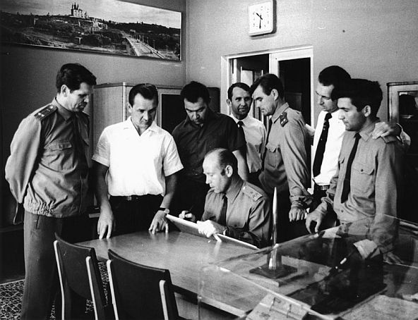 Иллюстрация к книге — Космонавт №34. От лучины до пришельцев [i_011.jpg]