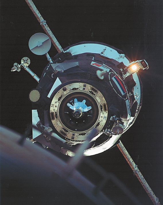 Иллюстрация к книге — Космонавт №34. От лучины до пришельцев [i_058.jpg]