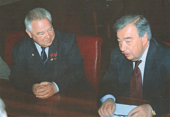 Иллюстрация к книге — Космонавт №34. От лучины до пришельцев [i_067.jpg]