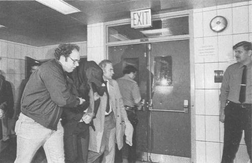 Иллюстрация к книге — 8 декабря 1980 года. День, когда погиб Джон Леннон [pic_6.jpg]