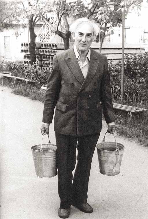 Иллюстрация к книге — Виталий Гинзбург, Игорь Тамм [i_027.jpg]