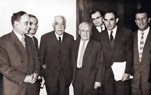 Иллюстрация к книге — Виталий Гинзбург, Игорь Тамм [i_030.jpg]