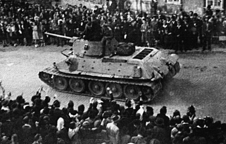 Иллюстрация к книге — Последний бой. Кто освободил Прагу? [i_007.jpg]