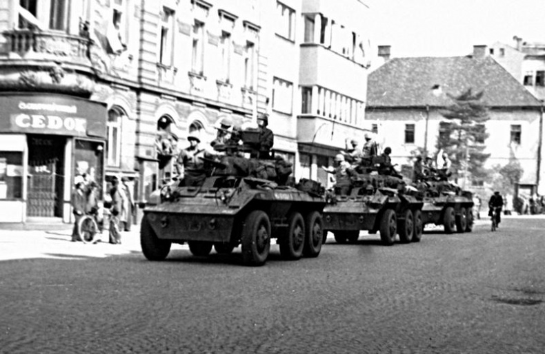 Иллюстрация к книге — Последний бой. Кто освободил Прагу? [i_018.jpg]