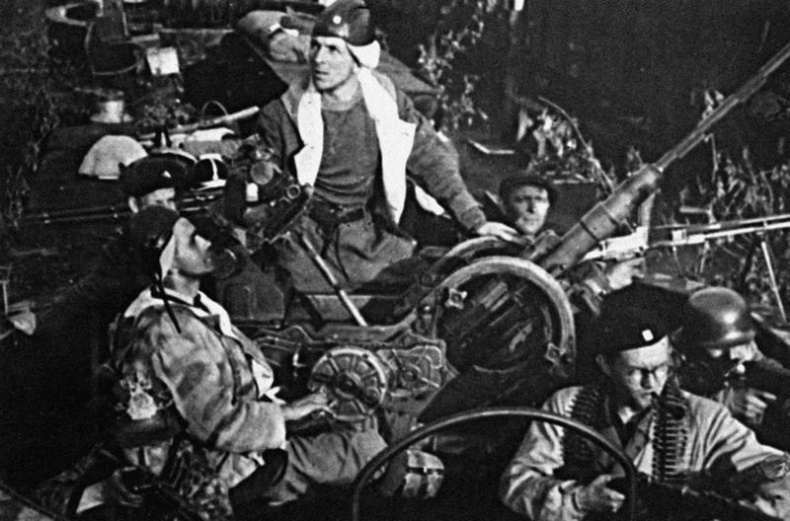 Иллюстрация к книге — Последний бой. Кто освободил Прагу? [i_021.jpg]