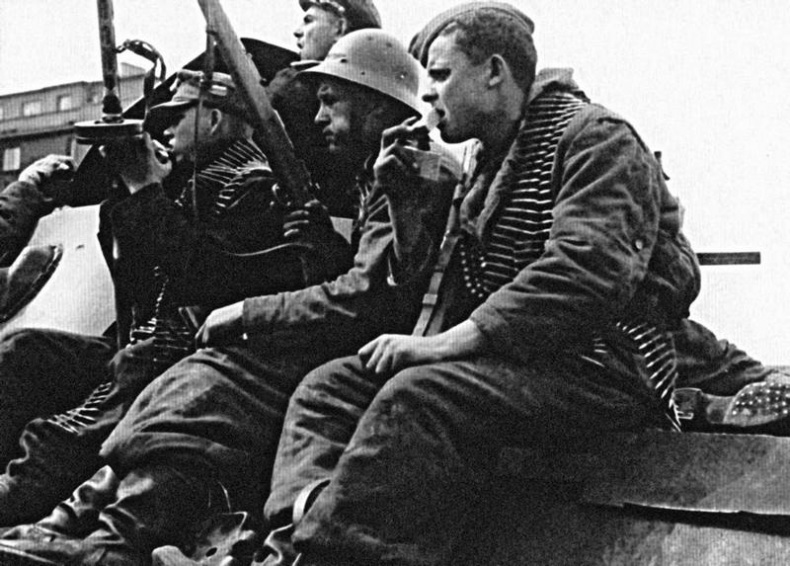 Иллюстрация к книге — Последний бой. Кто освободил Прагу? [i_026.jpg]