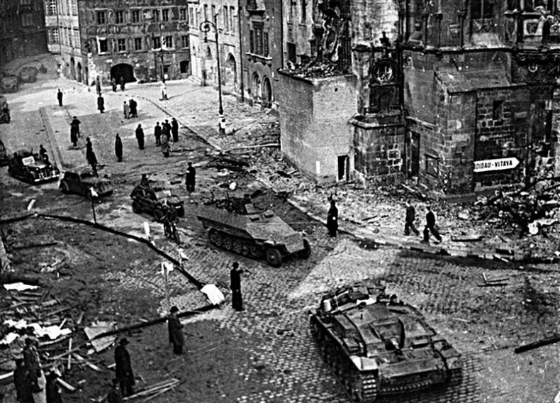 Иллюстрация к книге — Последний бой. Кто освободил Прагу? [i_030.jpg]