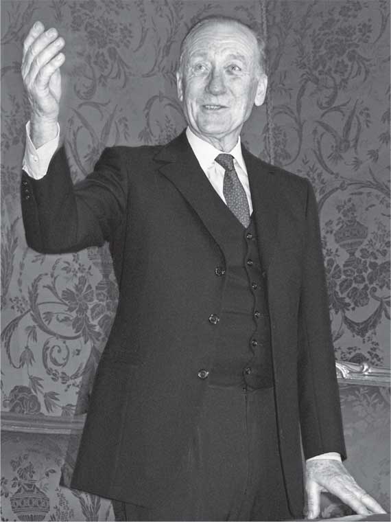 Иллюстрация к книге — Азбука легенды. Диалоги с Майей Плисецкой [i_002.jpg]