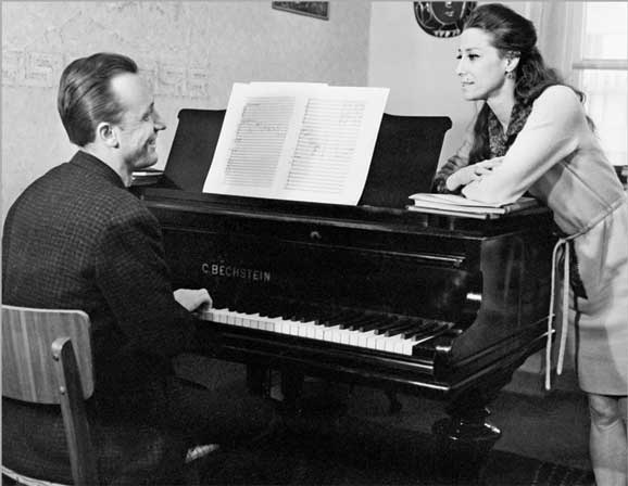 Иллюстрация к книге — Азбука легенды. Диалоги с Майей Плисецкой [i_005.jpg]