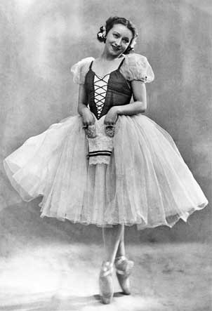 Иллюстрация к книге — Азбука легенды. Диалоги с Майей Плисецкой [i_013.jpg]