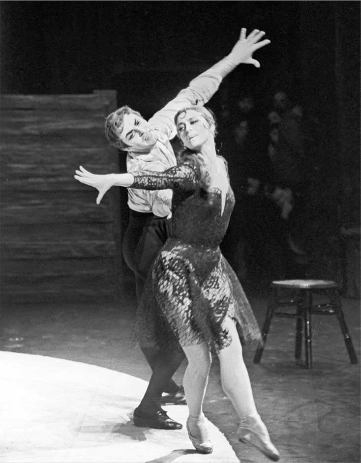 Иллюстрация к книге — Азбука легенды. Диалоги с Майей Плисецкой [i_019.jpg]