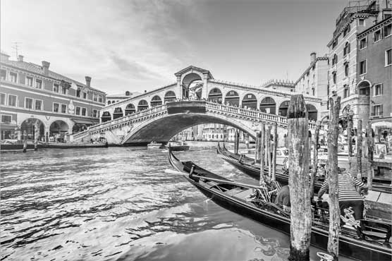 Иллюстрация к книге — Азбука легенды. Диалоги с Майей Плисецкой [i_025.jpg]