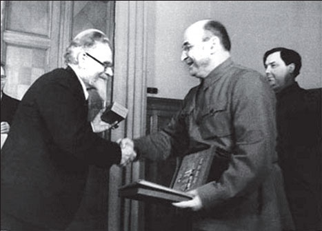 Иллюстрация к книге — Маршал Берия. Штрихи к биографии [i_208.jpg]