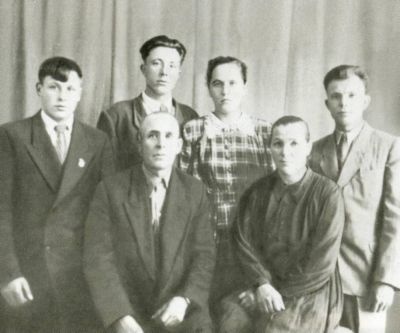 Иллюстрация к книге — Юрий Гагарин [i_004.jpg]