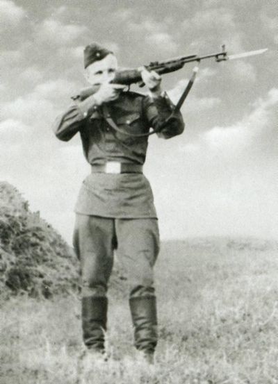 Иллюстрация к книге — Юрий Гагарин [i_013.jpg]