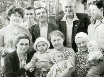 Иллюстрация к книге — Юрий Гагарин [i_014.jpg]