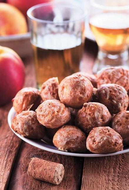 Иллюстрация к книге — Закуски и десерты из заварного теста. Эклеры, профитроли, буше [i_032.jpg]