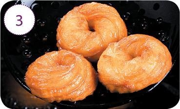 Иллюстрация к книге — Закуски и десерты из заварного теста. Эклеры, профитроли, буше [i_047.jpg]