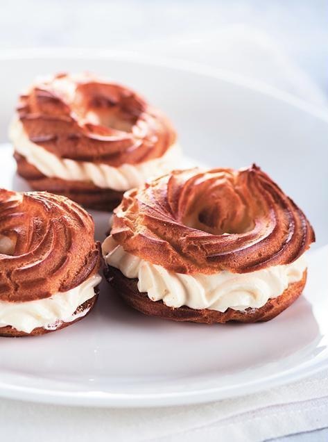 Иллюстрация к книге — Закуски и десерты из заварного теста. Эклеры, профитроли, буше [i_048.jpg]